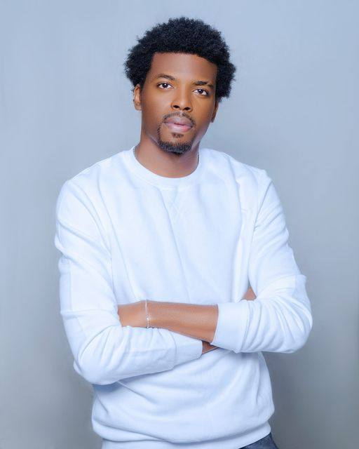 CoolFMPH's tweet photo. The #OvernightLounge with @IkeUrbano is on. Late Nights are even better now! TUNE IN! 😍😍🔥

Listen Live 📻 https://t.co/NmCE6RFyKw https://t.co/3Aqsoe3zPi