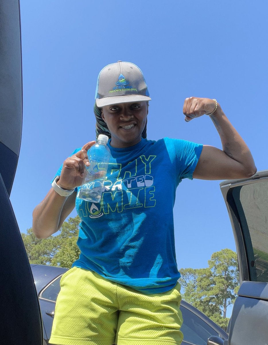 Jogs around the trail 🏁 This is 1 of the ways <a href="/CoachJasPrice/">Coach Jas™️</a> practices her mental health and wellness behaviors so she can serve w/ a smile 😀 💪🏾 #ServeCustomersFirstWeek #lifeatatt <a href="/MTC_MSS/">MountainToCoast</a> #TDE #CANDO 💙