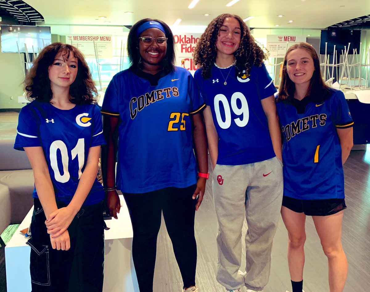MrThomasOKCPS's tweet photo. Comet Take-Over on the @OKCCBSSPORTS105 Coaches Show today! That’s what you call #CometCity! 💙💛💫 @CSASMiddle @ClassenSASOKC @OKCPS_Athletics @OKCPS https://t.co/F7Rr40kwMR
