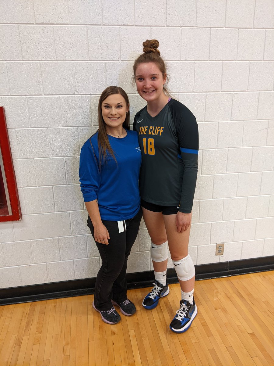 Caitlin Place (@caitratc) on Twitter photo One of the best parts of my job- getting to watch my HS kids succeed at the college level, doing what they love 💙💛 <a href="/w_georgianna/">GeorgiannaW</a> One of the best parts of my job- getting to watch my HS kids succeed at the college level, doing what they love 💙💛 <a href="/w_georgianna/">GeorgiannaW</a>