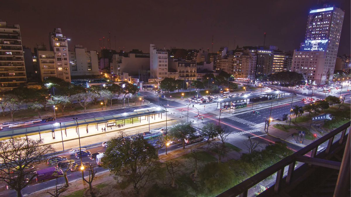 inmigrandi's tweet image. “Los gobiernos, corporaciones y líderes globales están involucrados en la creación de infraestructuras de desarrollo urbano inteligentes para afrontar un contexto cada vez más desafiante en materia de sustentabilidad”. #SmartCities #SmartLightning buff.ly/3dZEk79