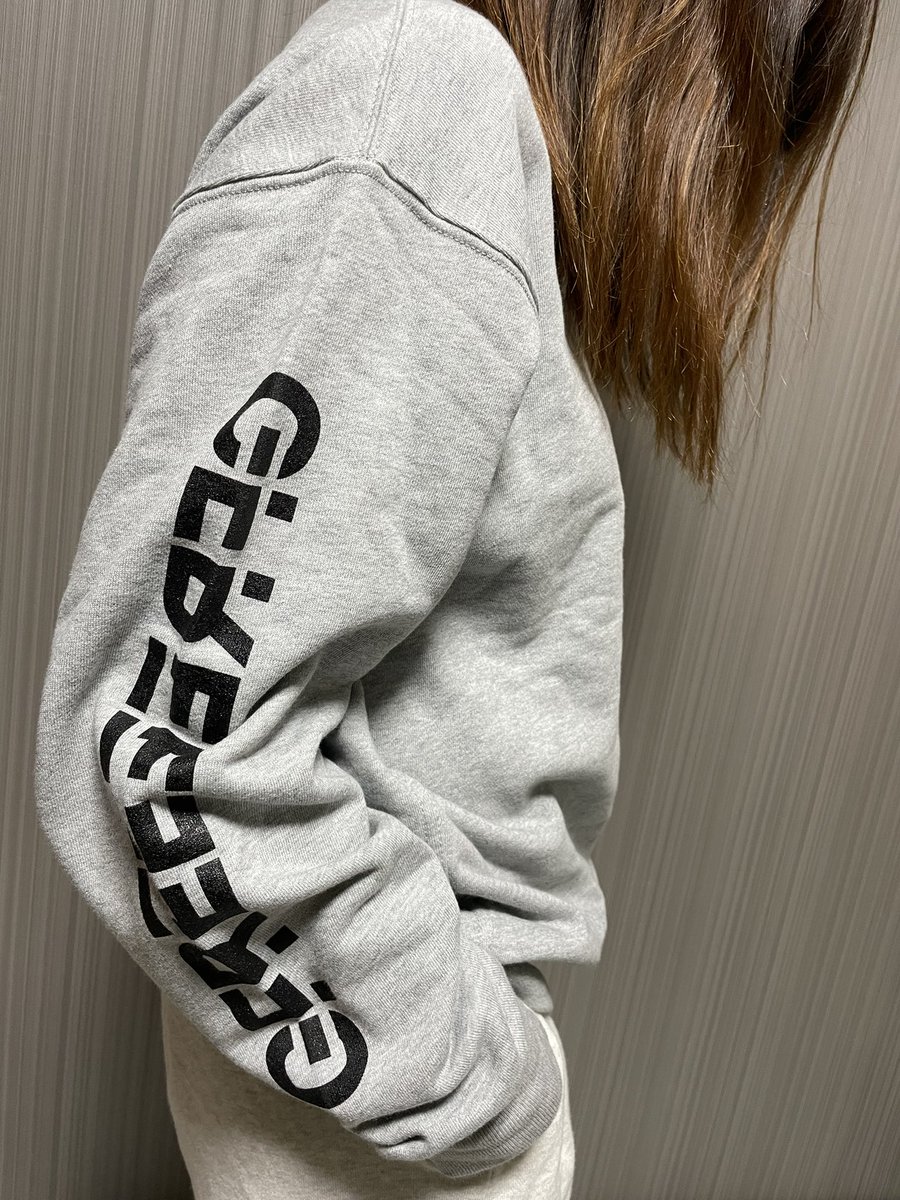 gfree_apparel's tweet photo. 新作アイテム‼️トレーナーを受注生産にて販売いたします。
GFREEオンラインショップにて予約開始しました🎊
https://t.co/UEFbiywFtG
商品詳細は画像にて😊
注文期間は10/4(火)〜10/12(水)とさせていただきます。
発送開始は11月初旬から順次発送予定です！
沢山のご注文お待ちしております🥹
#GFREE https://t.co/RcVnGGB3xg