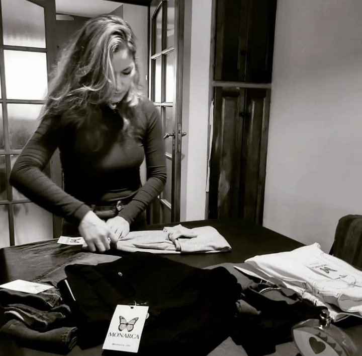 GDCenelshow's tweet photo. 🦋 @monarca.cba 🦋

La indumentaria femenina que necesitas para , salir del molde, seguilos, se vienen cosas inmensas. Entra a su perfil, excelente recomendación 

#monarca #promogdc #indumentariafemenina https://t.co/ulbHzck1EN