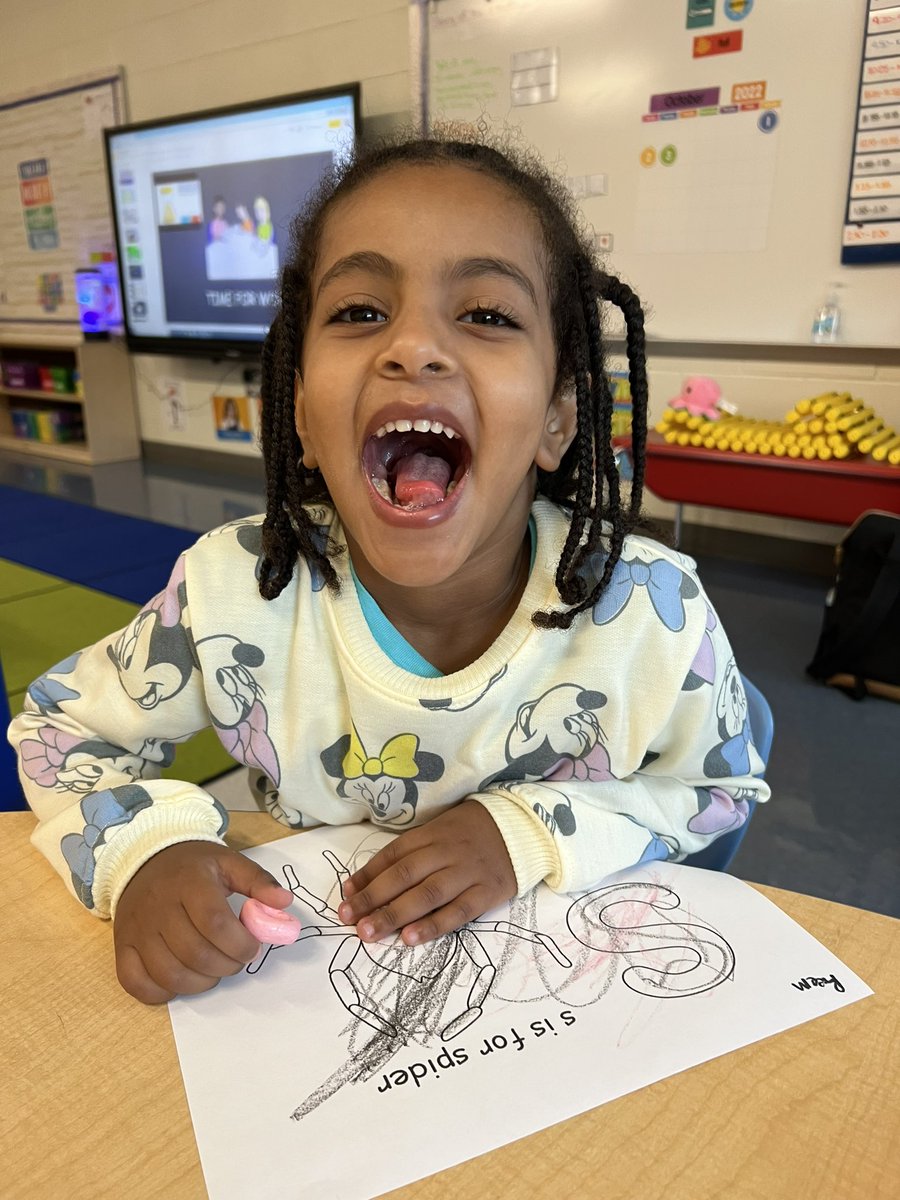 AlexaGMoreland's tweet photo. We are so excited for SPOOKY season in 3k! 🕷️🕸️ @RiverbankElem  @LexingtonTwo https://t.co/ov86qX3ru2