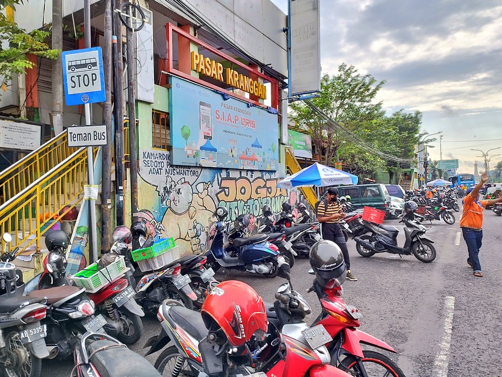arieparikesit's tweet photo. Good morning from Kranggan Market
#KelanaRasaJavaOverland Jogja https://t.co/r4nDlPHAl9