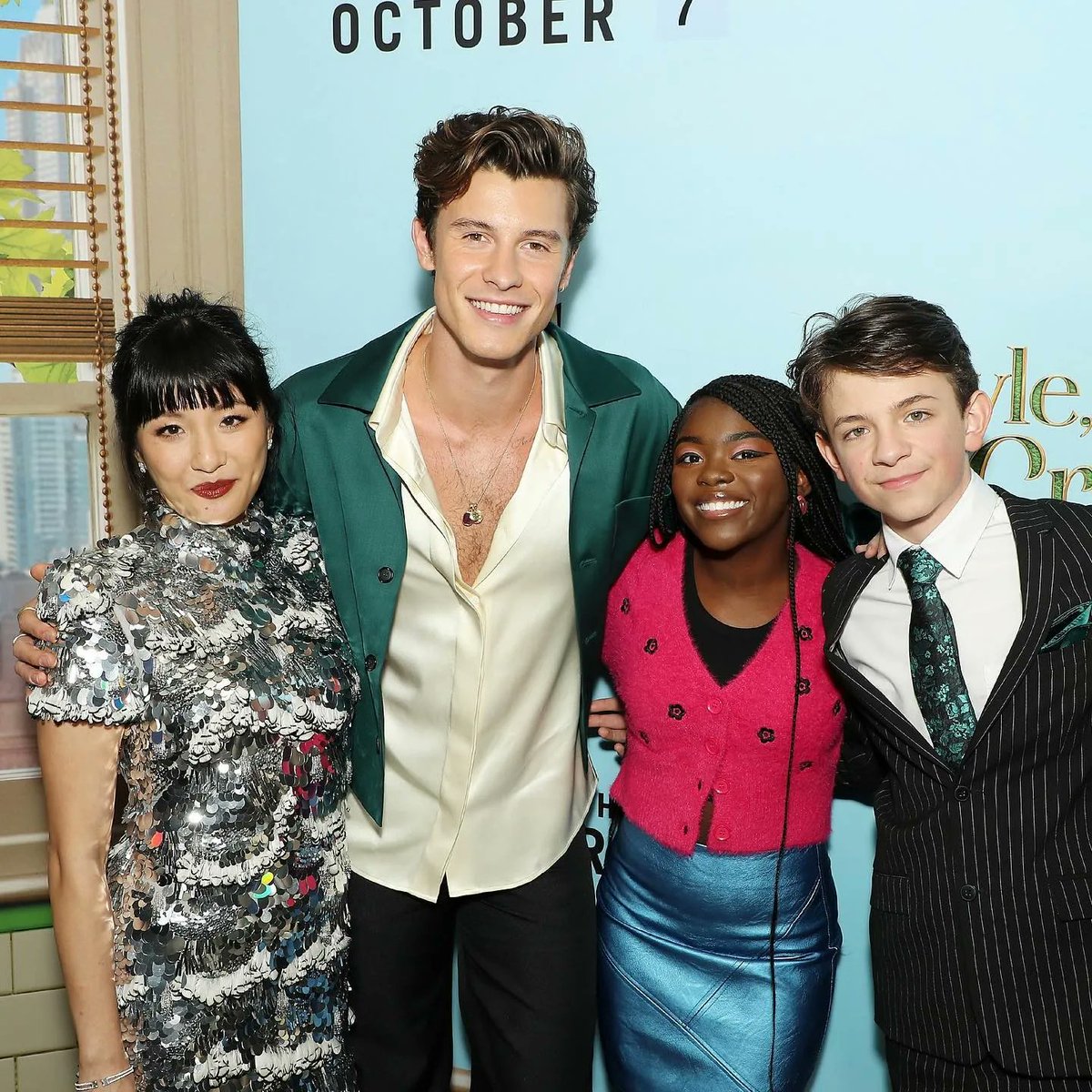 ViernesMagazine's tweet photo. Así brillaron las estrellas de "Lilo Lilo Cocodrilo" en Nueva York durante el estreno mundial.
@ShawnMendes 
#LiloLiloCocodrilo https://t.co/kpCqnKfuJp