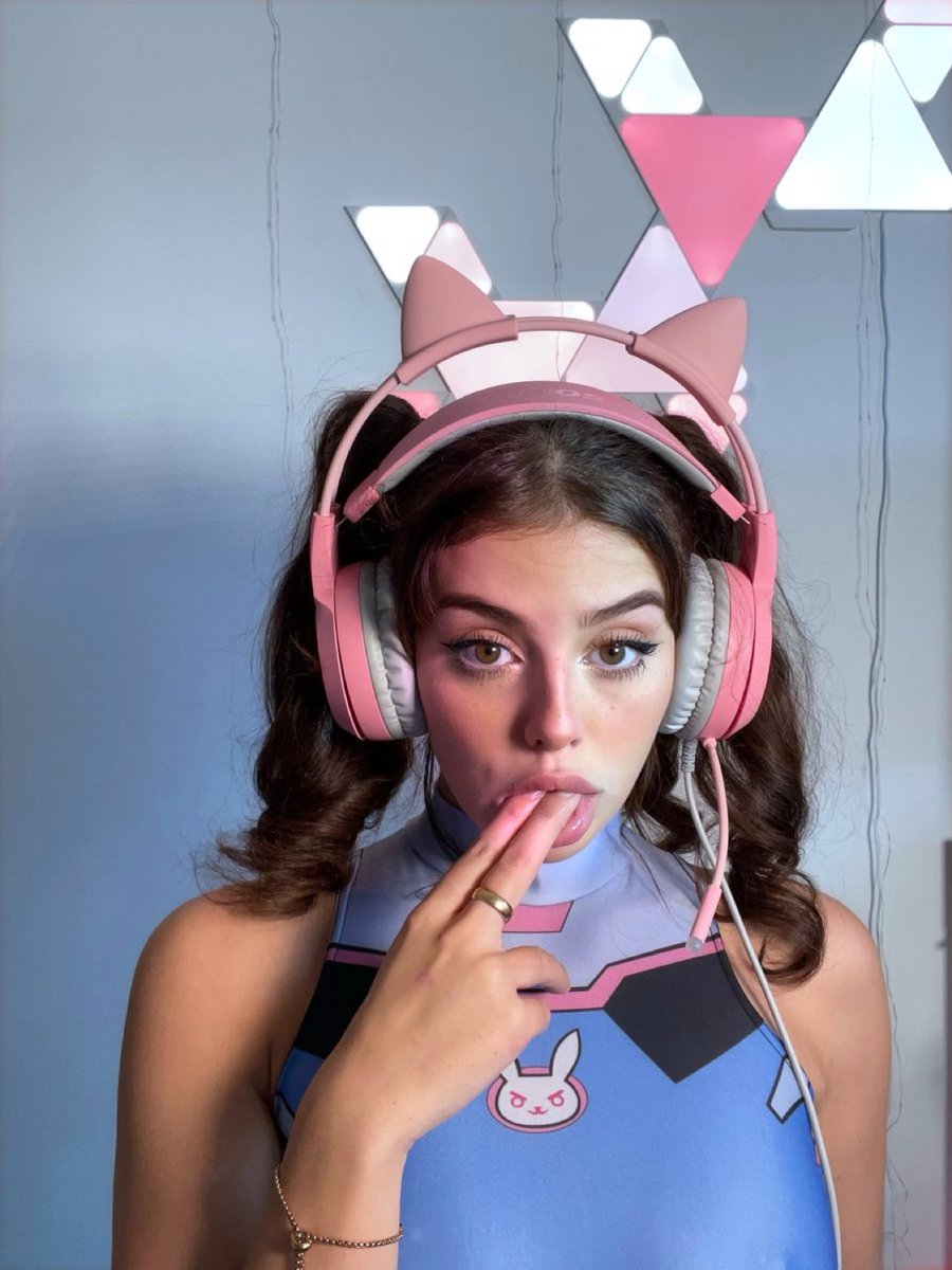 ItsEmilyBlackYS's tweet photo. Yes, Daddy ? https://t.co/IJvQvhJPQZ