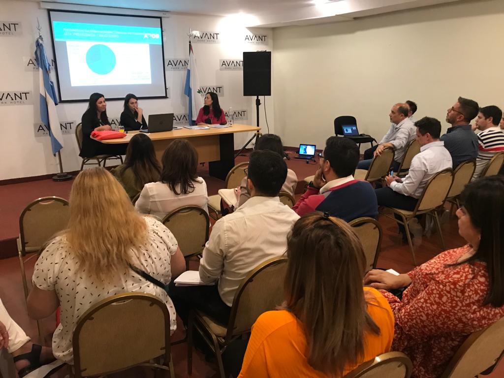 mclaudiaortiz's tweet photo. #MesaMultisectorial 
🔵 Desde #APOS convocamos a la 2° reunión de financiadoras del sistema privado de salud, con el objetivo de acercar propuestas desde diferentes líneas de trabajo desarrolladas por la obra social provincial (Hilo🔽) https://t.co/7tW33nKWH3