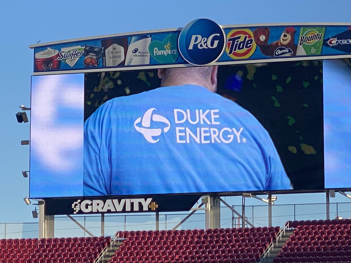 DE_ChadShaffer's tweet image. Thanks to the @CincinnatiReds for hosting the Lincoln Heights Community Makeover team this evening in recognition of the hard work of many partners to transform community spaces across the village, including Memorial Field and Serenity Park. @DukeEnergy @RedsCommunity
