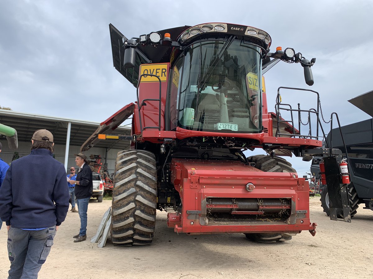 RiverinePlains's tweet photo. #HarvesterSetup Workshop🙌🏼
Thank you to,
🌾 John Bruce, our incredible host & key organiser.
🌾 Rod Gribble for taking us thru the machinery.
🌾 Michael Middleton Elders Insurance Albury - discussing policy inclusions & exclusions.
🌾 Tim Dowling, local RFS Fire Captain. https://t.co/djPJaw6Yk2