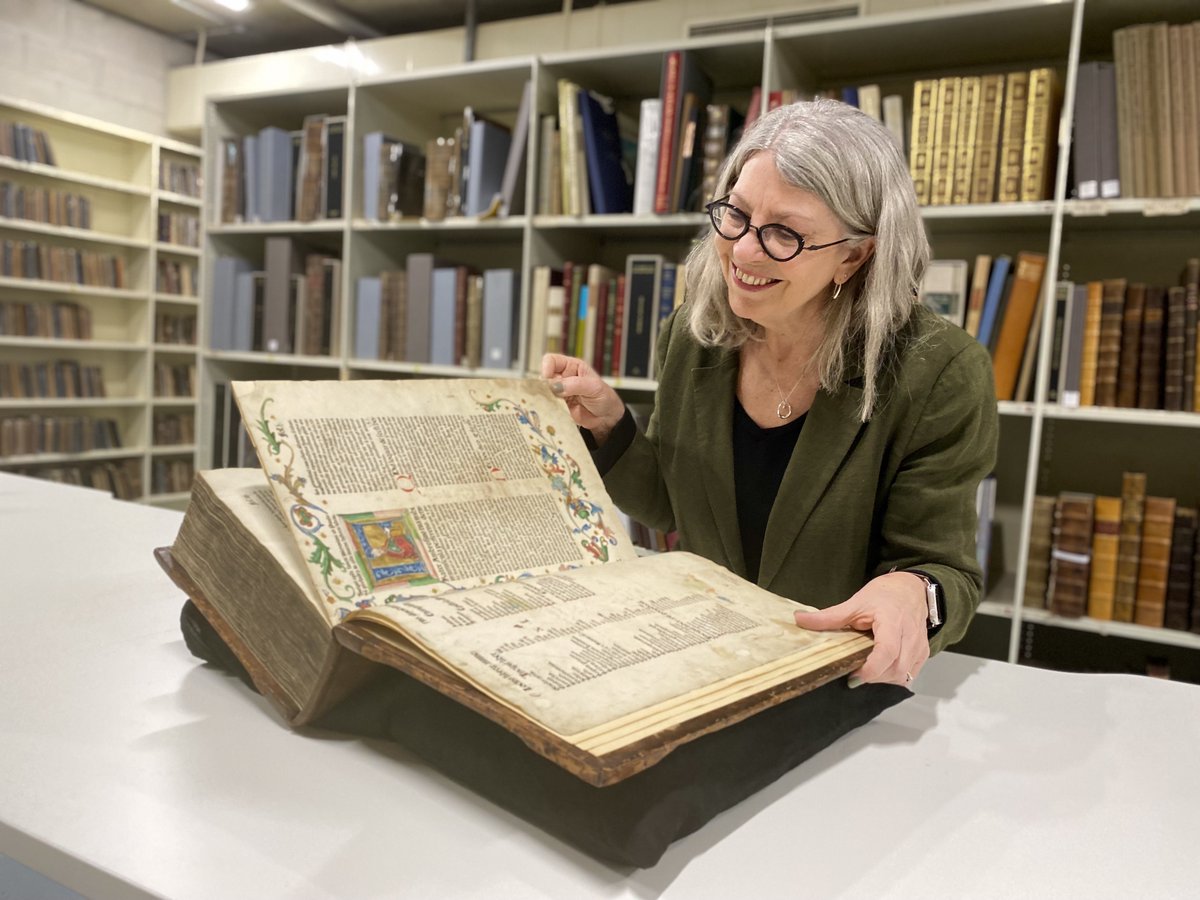 statelibrarynsw's tweet photo. An illuminated manuscript from 1479 – what a treat! 😍 Don't miss our curator tour with #RareBooks expert @MaggiePatts next Thurs 13 Oct at 5.30pm. Maggie will be sharing some of her favourite decorated manuscripts and printed books.

Book now: https://t.co/SRRRz5bU4w https://t.co/5fooXq5884