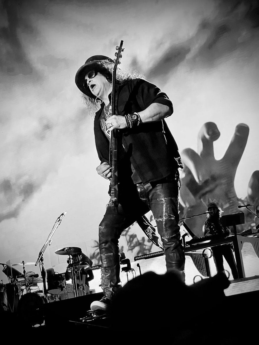 Rainer_OY's tweet photo. @Slash 🤘🎸 https://t.co/uCvLluRqg7