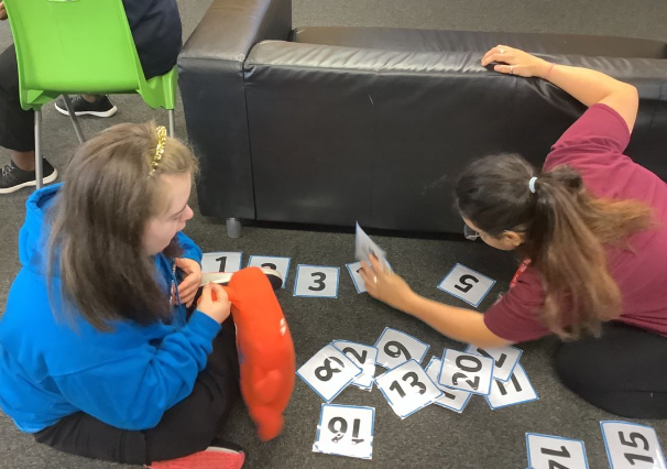 WHS_MissLewis's tweet photo. Cedar have made a brilliant start to this year and have been tacking some really tricky numbers! Da iawn Cedar!🌟🤔🔢@WoodlandsHS @CardiffWestern https://t.co/yOiIm4q1sg