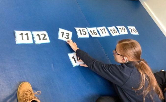 WHS_MissLewis's tweet photo. Cedar have made a brilliant start to this year and have been tacking some really tricky numbers! Da iawn Cedar!🌟🤔🔢@WoodlandsHS @CardiffWestern https://t.co/yOiIm4q1sg