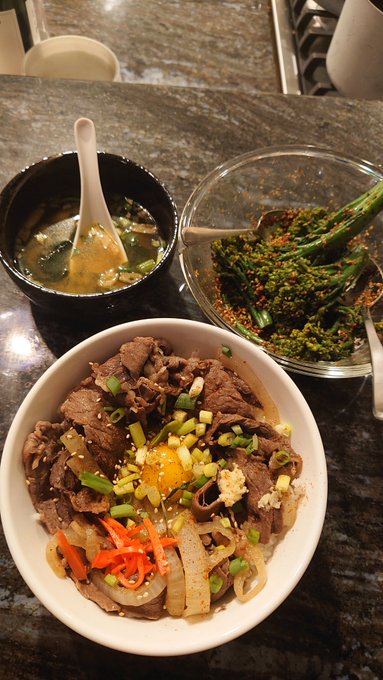 I make a bomb gyudon https://t.co/ehBBRpea4S<a href="/tag/ax2022"class="tags"><span>#ax2022</span></a>