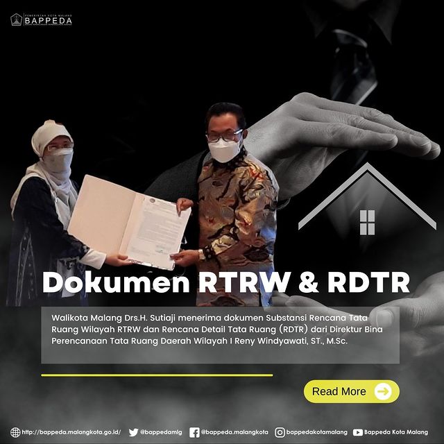 bappedamlg's tweet photo. #NawakNgalam & #NawakPerencana Walikota Malang Drs.H. Sutiaji menerima dokumen Substansi Rencana Tata Ruang Wilayah RTRW dan Rencana Detail Tata Ruang (RDTR).
@PemkotMalang
#PemkotMalang
#BAPPEDA https://t.co/I06kVYq74t