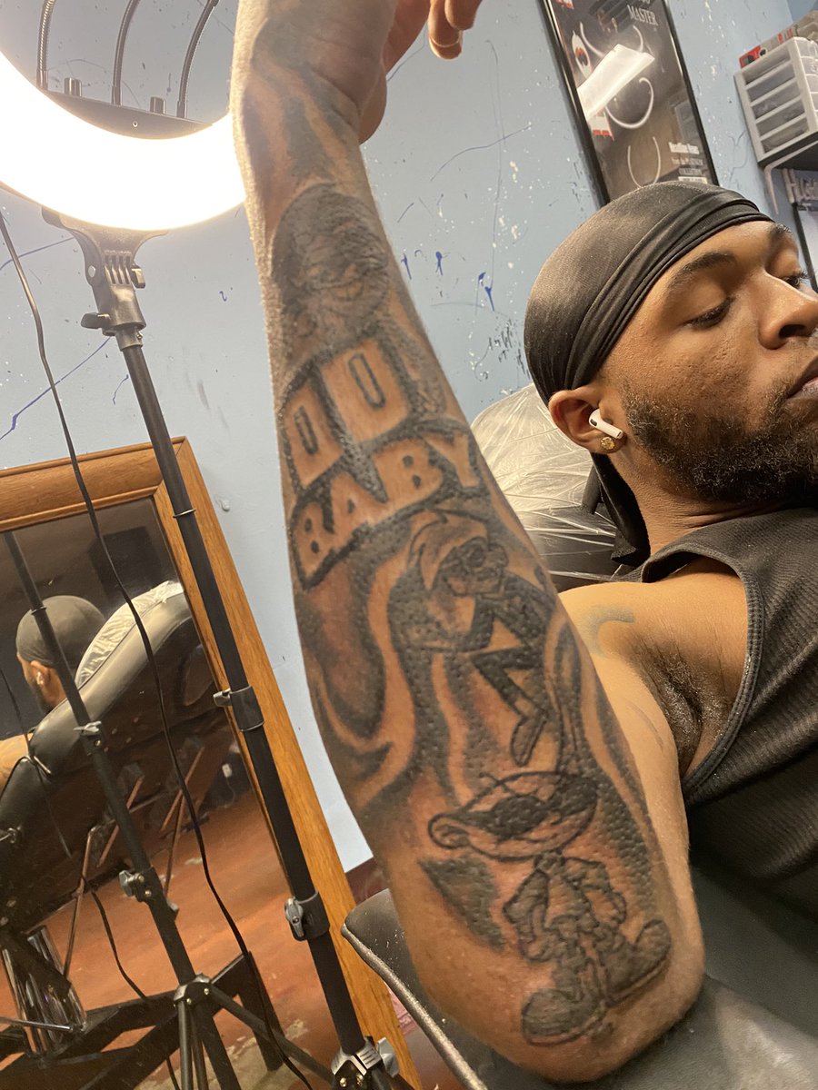 KyBoykin's tweet photo. 2000 babies. 😎 #TiktoClockGMA #tatts #TattsOctober #tattsbyky #dtx #DallasCowboys #dallas #dallastattooshop https://t.co/6rWwigavyw