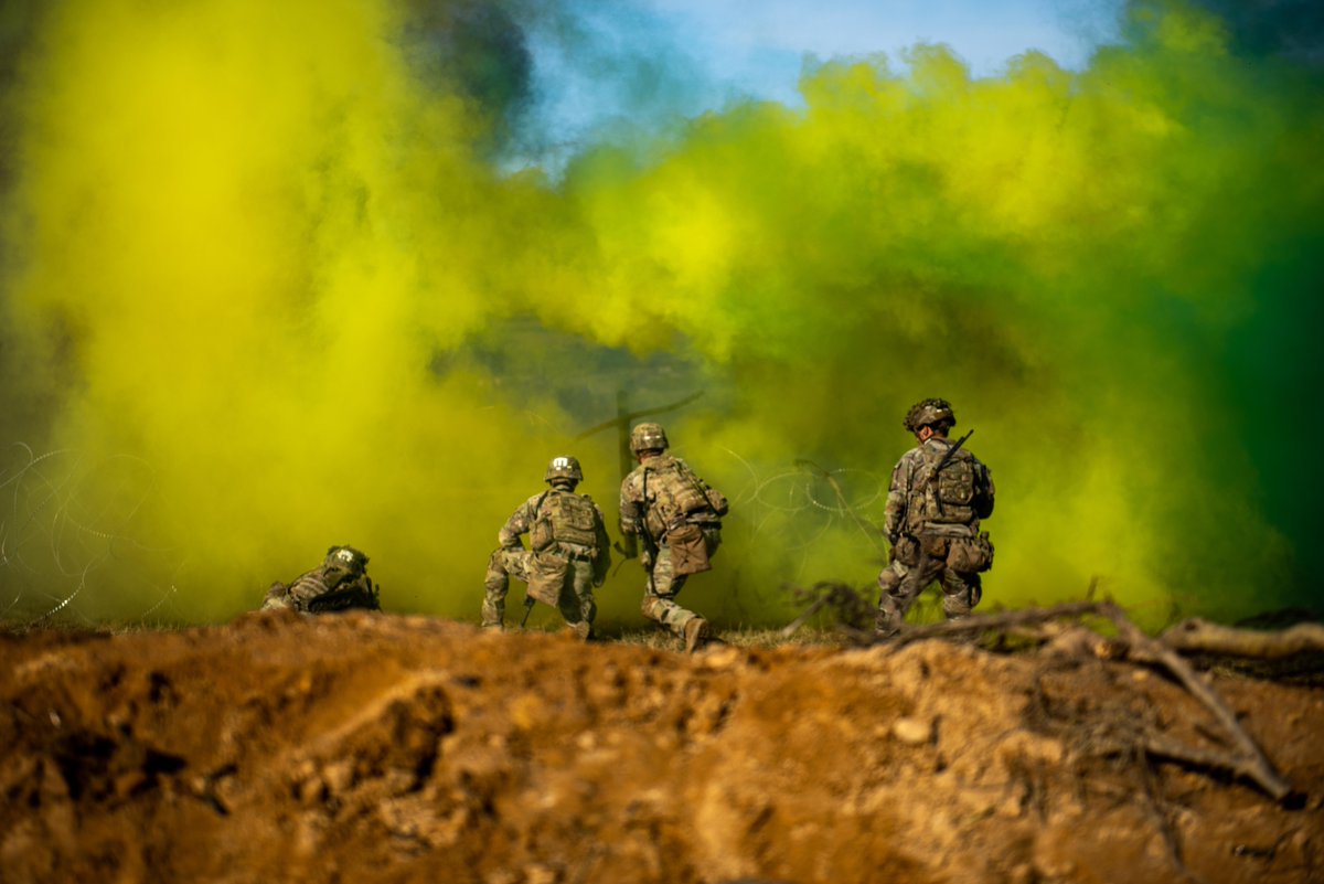 SETAF_Africa's tweet photo. #TrainingTuesday @173rdAbnBde during a combined arms live fire exercise at the Grafenwoehr Training Area! #CALFEX
@7thATC | @USArmyEURAF
📸 by Sgt. Luke Michalski, @usarmy https://t.co/XGpZw7S50r