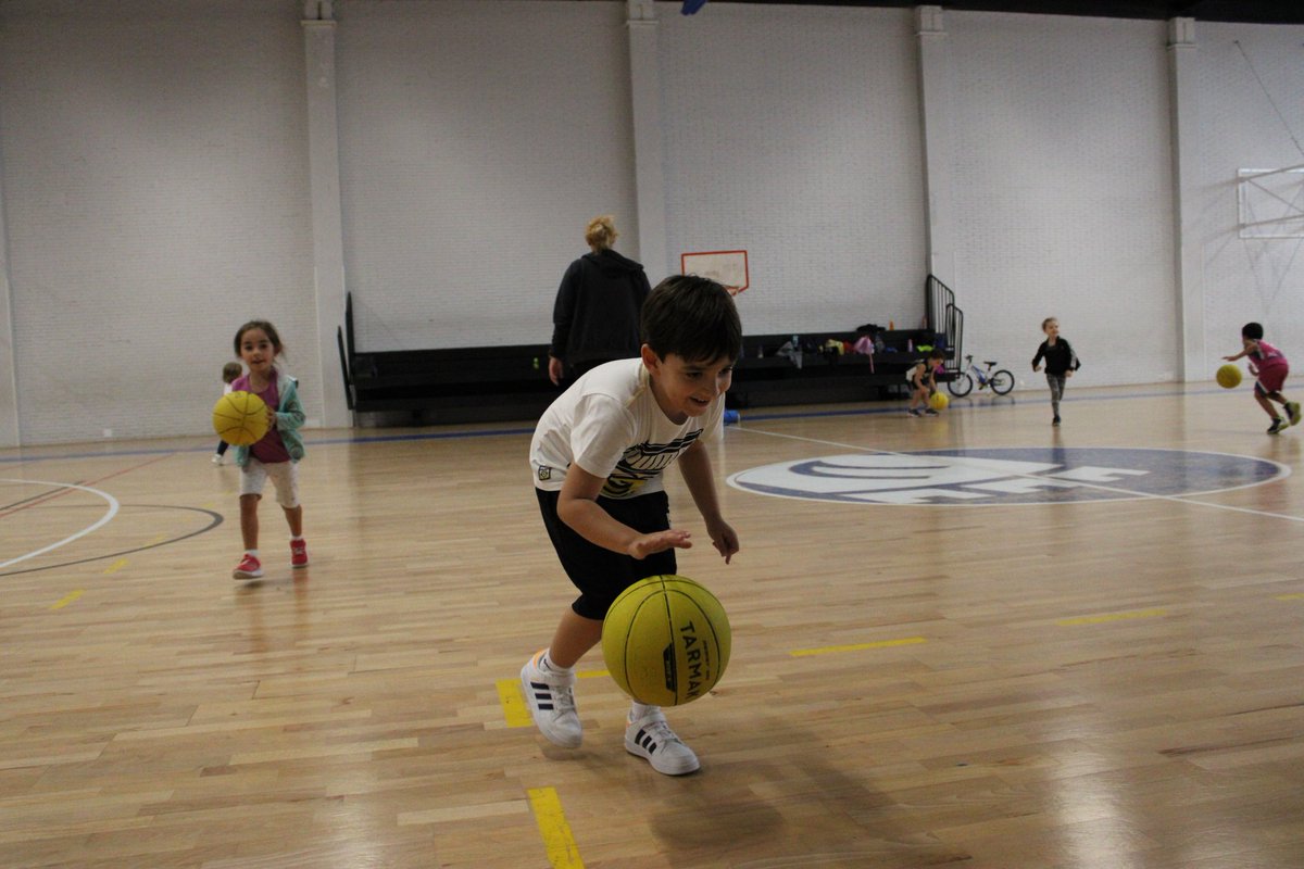 CBVilagarcia's tweet photo. La pequeña felicidad de querer botar un balón: EscuelaCEBÉ.
#ThePinks #EscuelaCEBE #AlwaysDifferent https://t.co/EDlTpJrIAB