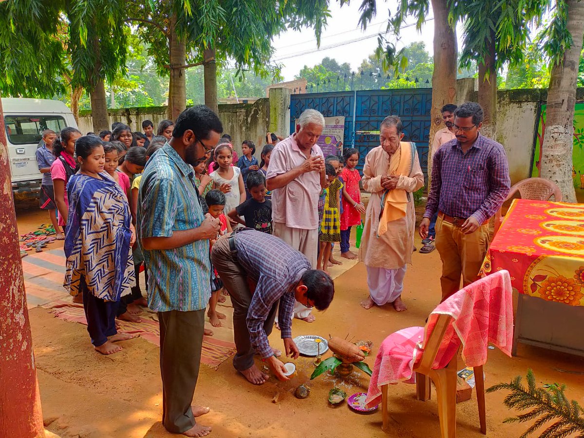 DCPUBalangir's tweet photo. #OSCPS_75thInd_Odisha
Celebration of Gandhi Jayanti &amp; Sastri Jayanti at CCIs of Balangir Dist. https://t.co/vBL0WtvXhp