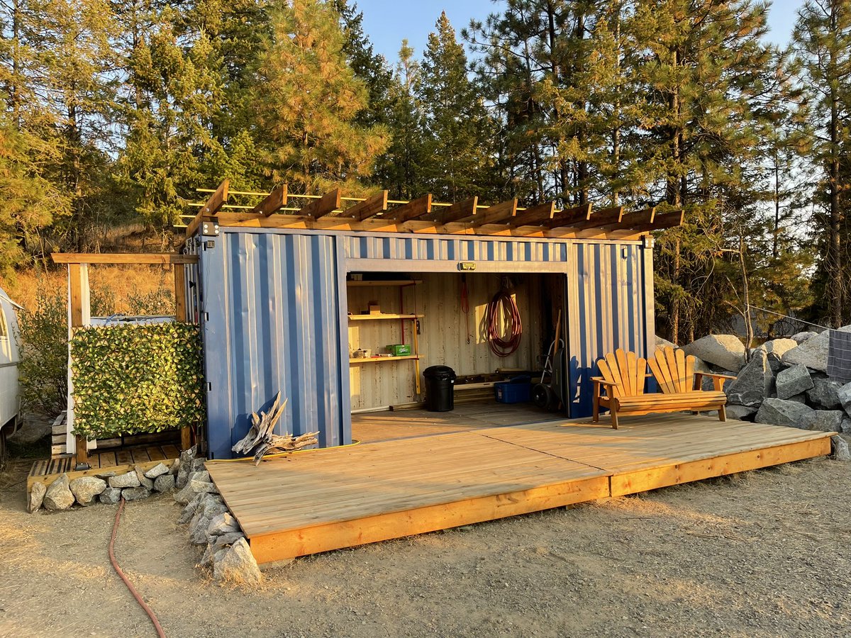 Crootzer's tweet image. Used @dominoclamps for the pergola and @joolca for the outdoor shower. Both great products! Absolutely recommend. 👍