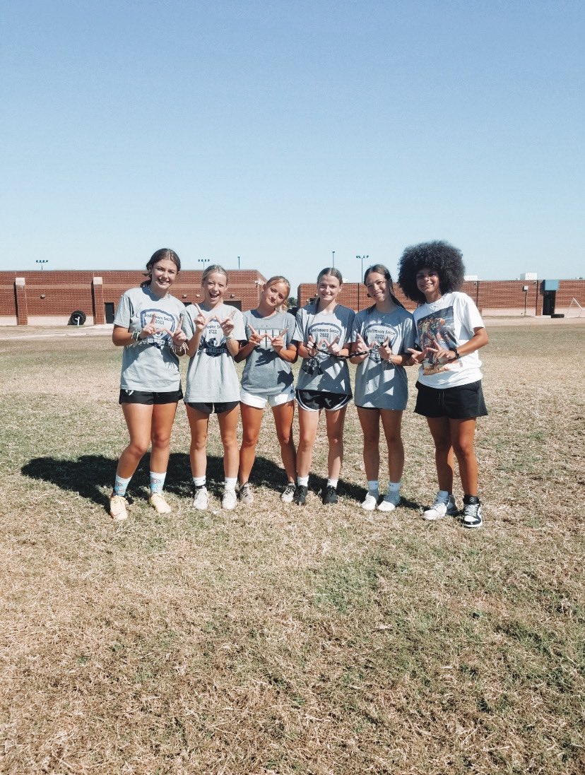 shswomenssocce1's tweet photo. DAY #1 OF SURVIVOR’S WEEK‼️‼️
• Today’s games consisted of hockey and dizzy pk’s
• Team Red❤️ and Team Black🖤 are in the lead with a tie 2-2
BACK AT IT TOMORROW‼️‼️
#survivorsweek #shssoccer #winners https://t.co/ljbk0hUaeY