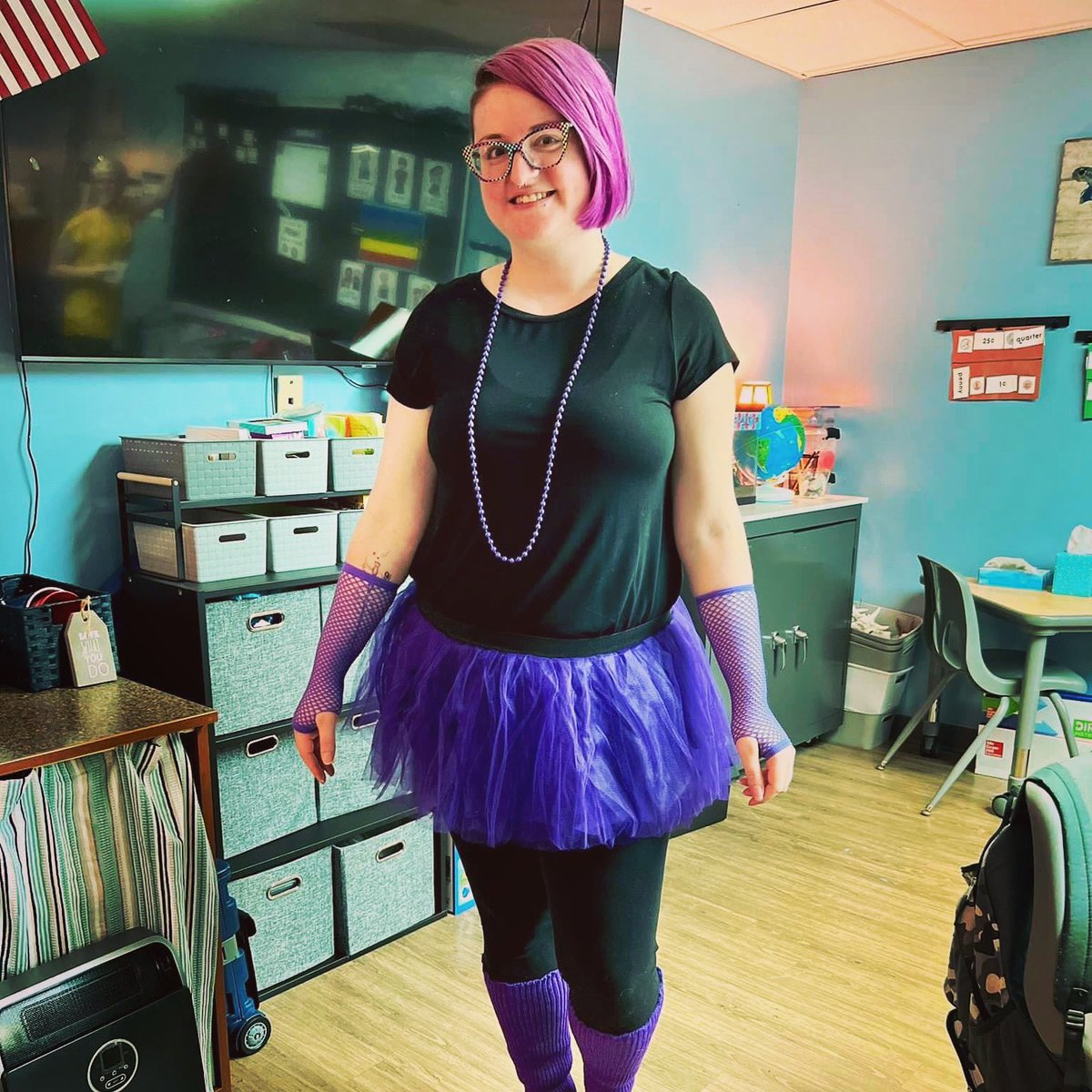 It’s spirit week at school! Today was decades day. Perfect outfit for a day of subbing in one of my sped classes.  They appreciated it. #SpiritWeek #SpecialEducation #SchoolPsych