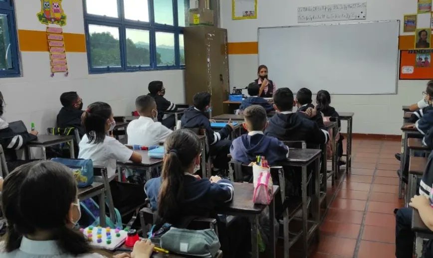 chumboldtg's tweet photo. Cada nuevo año escolar significa un paso más hacia el éxito. Deseamos que en tu colegio puedas siempre aprender algo especial, no sólo en lo académico, también en lo humano y lo social, deseamos un estudiante integral. 

#SomosHumboldtGuatire https://t.co/Taz4Og0Z2L