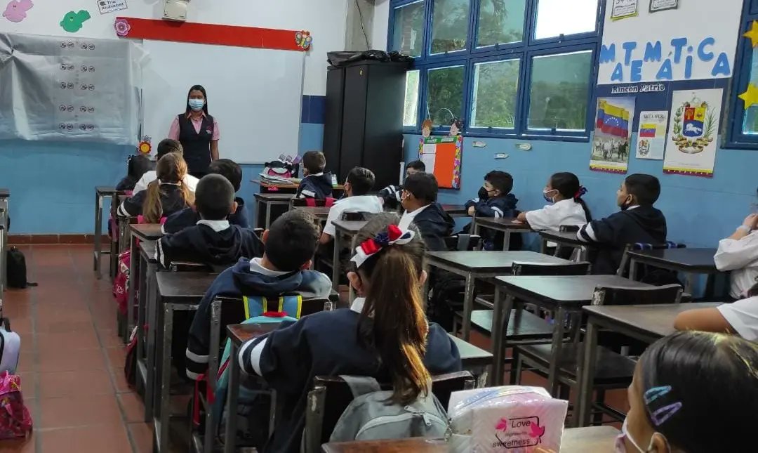 chumboldtg's tweet photo. Cada nuevo año escolar significa un paso más hacia el éxito. Deseamos que en tu colegio puedas siempre aprender algo especial, no sólo en lo académico, también en lo humano y lo social, deseamos un estudiante integral. 

#SomosHumboldtGuatire https://t.co/Taz4Og0Z2L