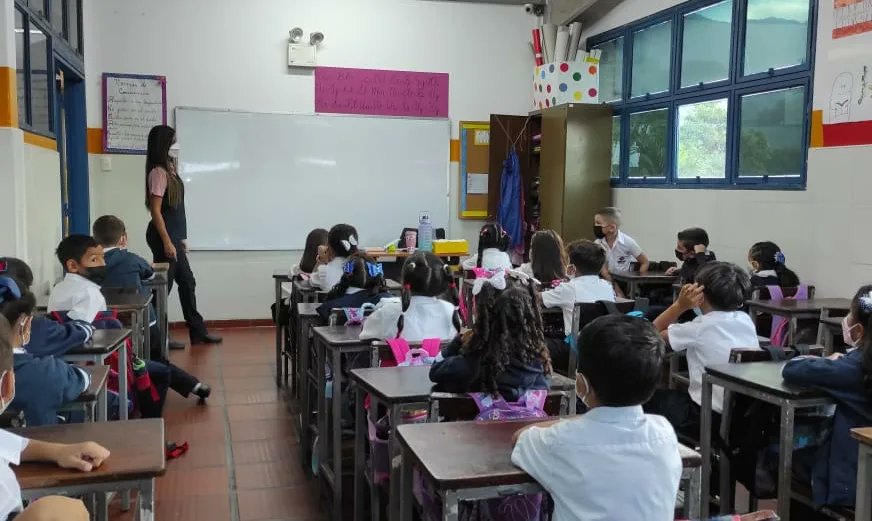 chumboldtg's tweet photo. Juntos, padres, alumnos y docentes podremos alcanzar los objetivos deseados.

 Feliz inicio de año escolar a toda la comunidad.📚 https://t.co/KdvigcdsaN