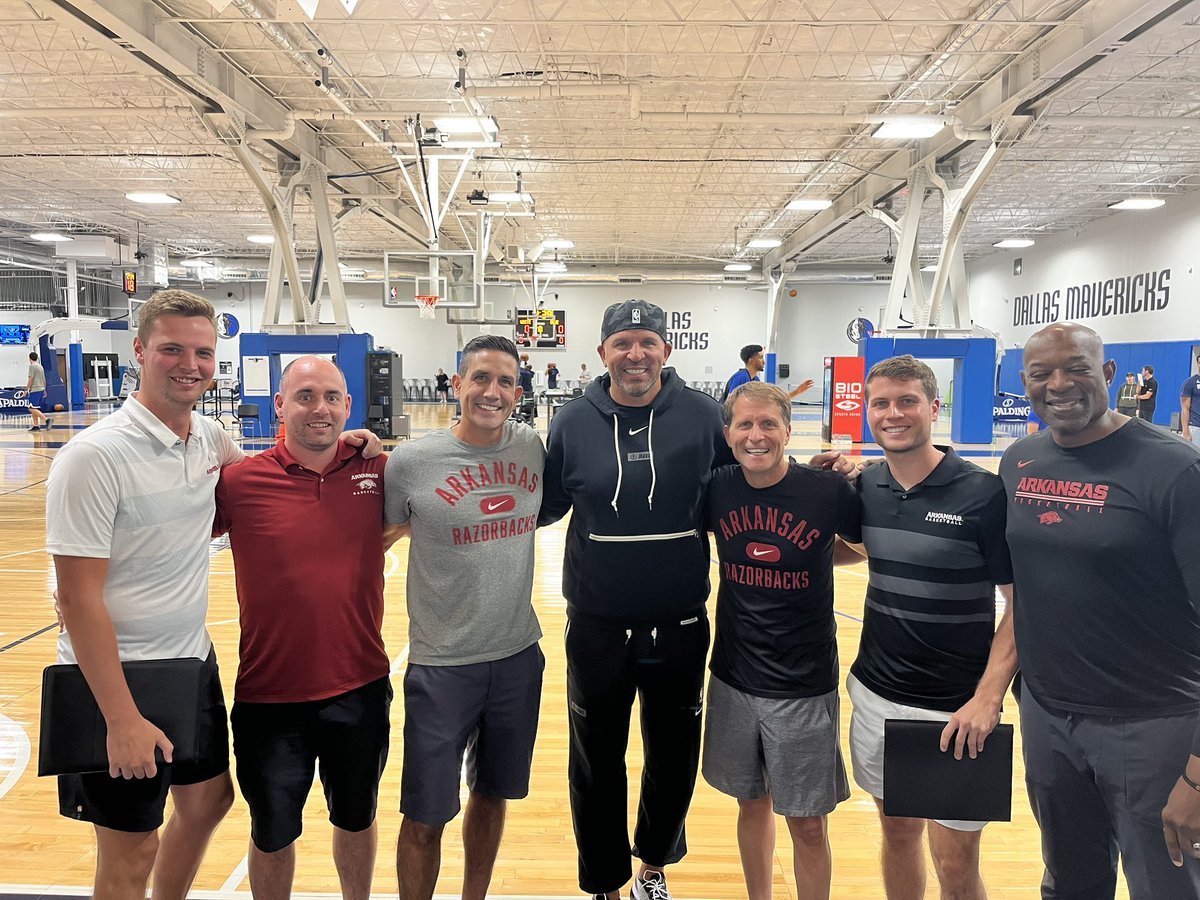 CoachSmarty23's tweet photo. Thank you @dallasmavs and @RealJasonKidd for having us at training camp! Great seeing @FrNtilikina and @ReggieBullock35 and @T_HardJR https://t.co/7SaoelHdz4