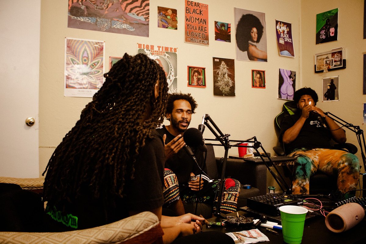 Jacksynnn's tweet photo. Caught some BTS of @TheGasLadyy during her interview with @FlightCrew420_ 

#FromRJLens 📸 https://t.co/YSlAlTczU4