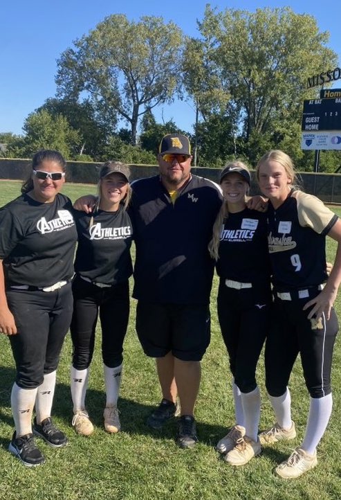Mattilynn15's tweet photo. Yesterday I verbally committed to Missouri Western, never has a decision been so easy. Becoming a Griffon will allow me to play in a culture that will help my growth as an athlete and as a student. I can’t thank my teammate, parents, teammates parents, and coaches  enough. #grind https://t.co/tBA5GWhJic