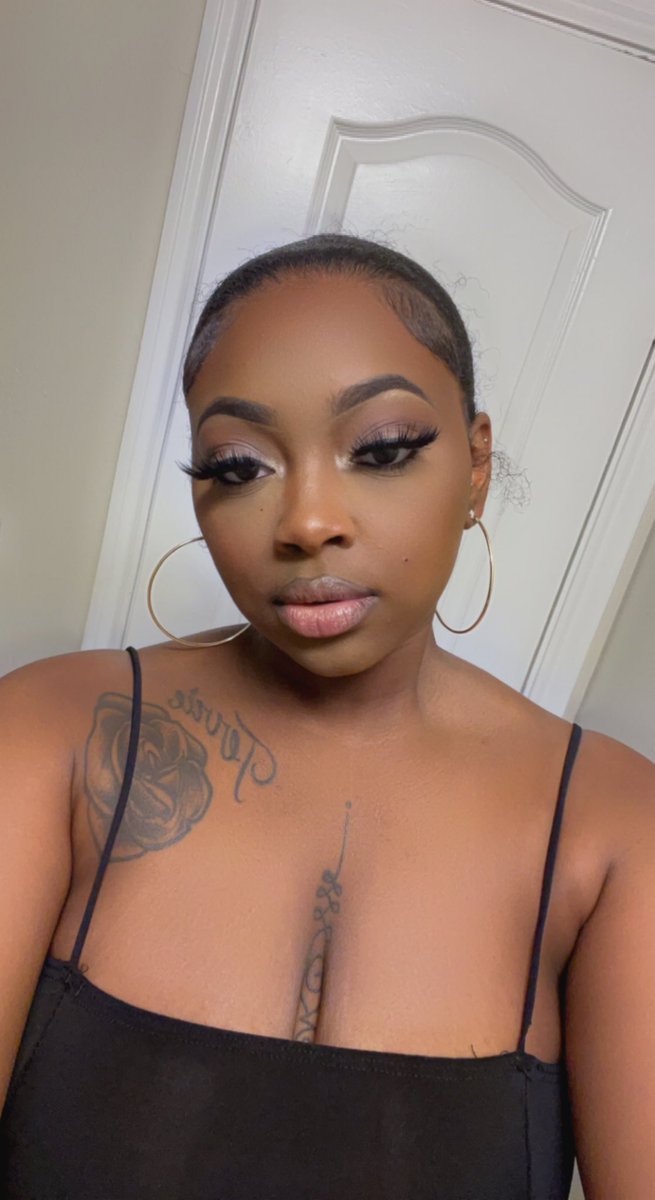 tyshunnn_'s tweet photo. Big ol head, pretty face 😅😍 https://t.co/aNHqRJOp89