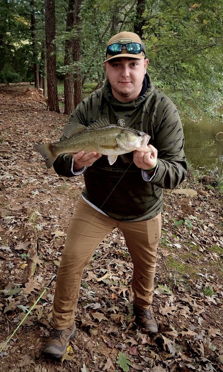 RoadToProFish's tweet photo. Not a bad catch! It’s always fun to take on a good pond!

#roadtoprofishing #googansquad #googanrods #googanhats #googanapparel #strikekingglasses #pondbass #pondbassfishing #rzoom #zoombaits #zoomworms #zoomlures #zoomtrickworms #seaguar #seaguarline #seaguarfluorocarbon https://t.co/J19Iggn8A4