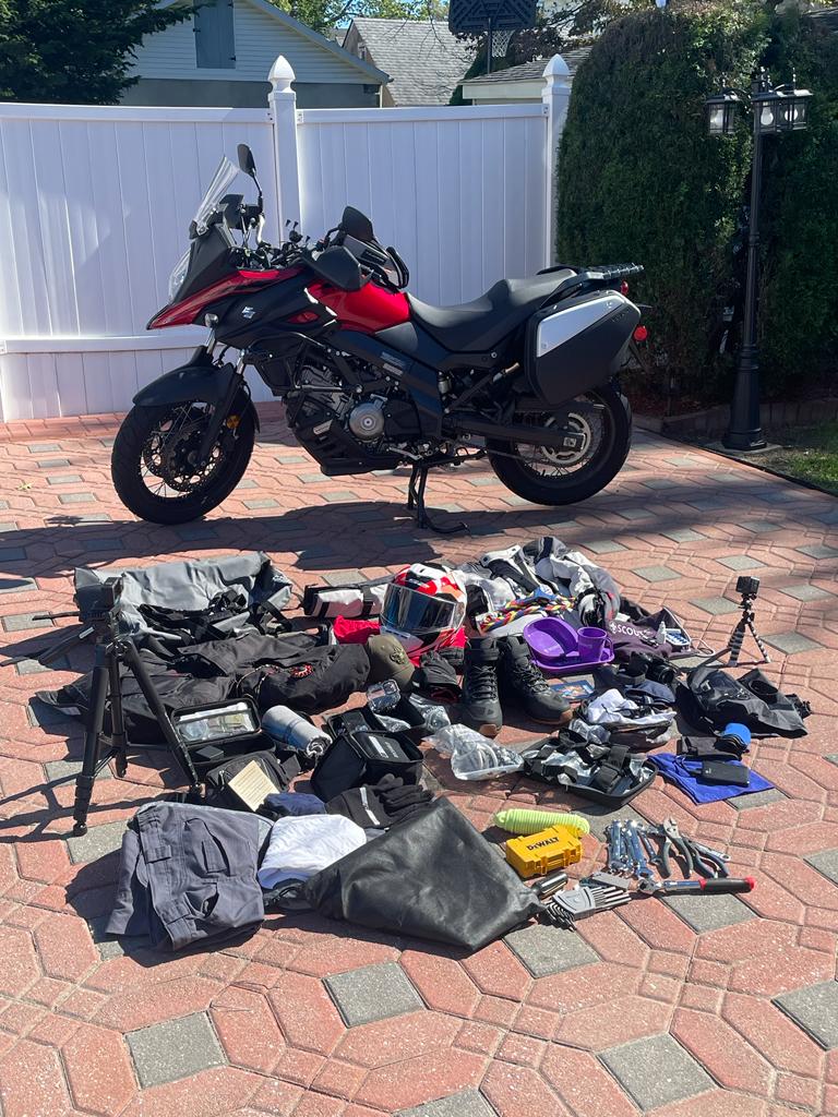 miecuadormagico's tweet photo. Un viaje que solo los grandes se atreven a hacer #DesdeNYhastaEC recorriendo en #Motocicleta. Este hermano ecuatoriano está en ruta por México ahora... @miecuadormagico https://t.co/tsd8dzLQ2O