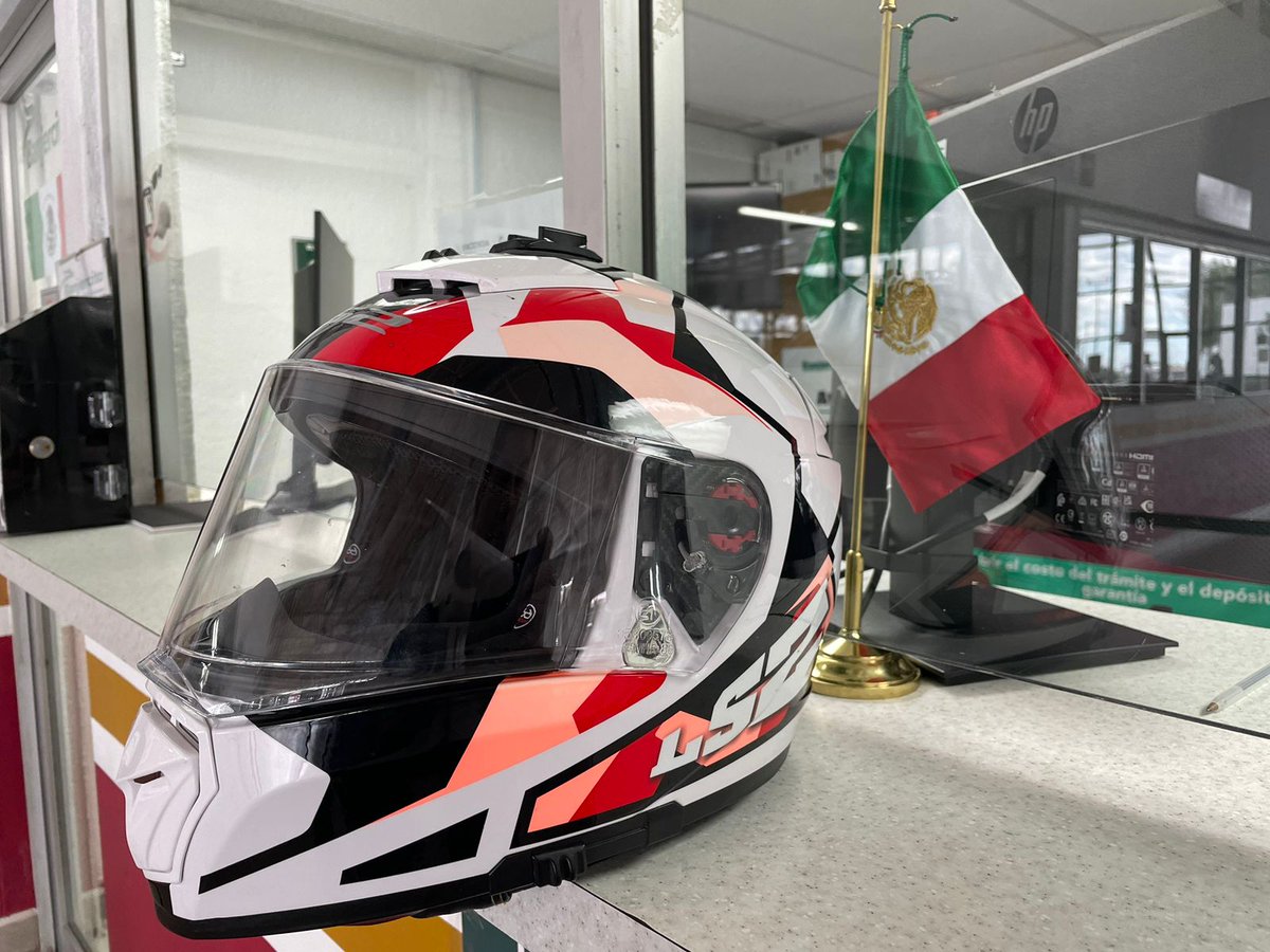 miecuadormagico's tweet photo. Un viaje que solo los grandes se atreven a hacer #DesdeNYhastaEC recorriendo en #Motocicleta. Este hermano ecuatoriano está en ruta por México ahora... @miecuadormagico https://t.co/tsd8dzLQ2O