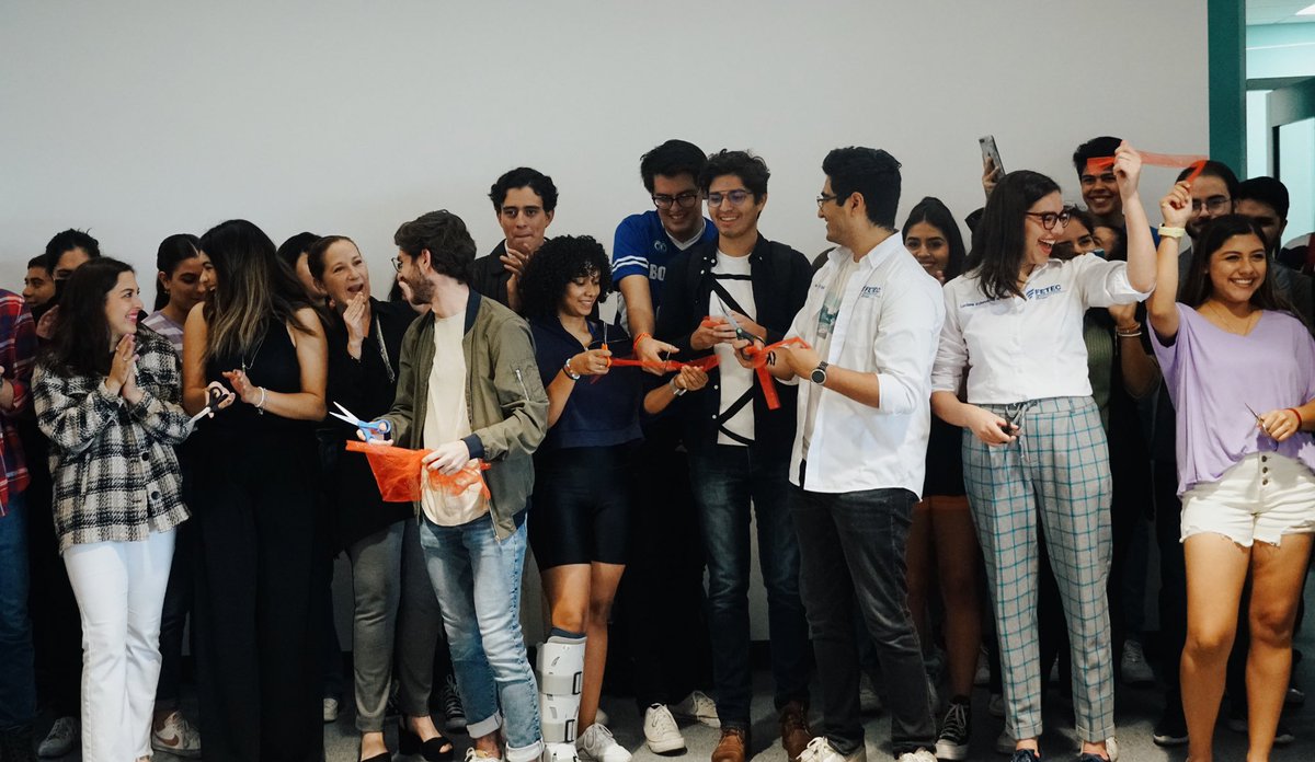¡Muy felices en nuestro nuevo espacio estudiantil en Centro de Congresos! 💙🐑😊