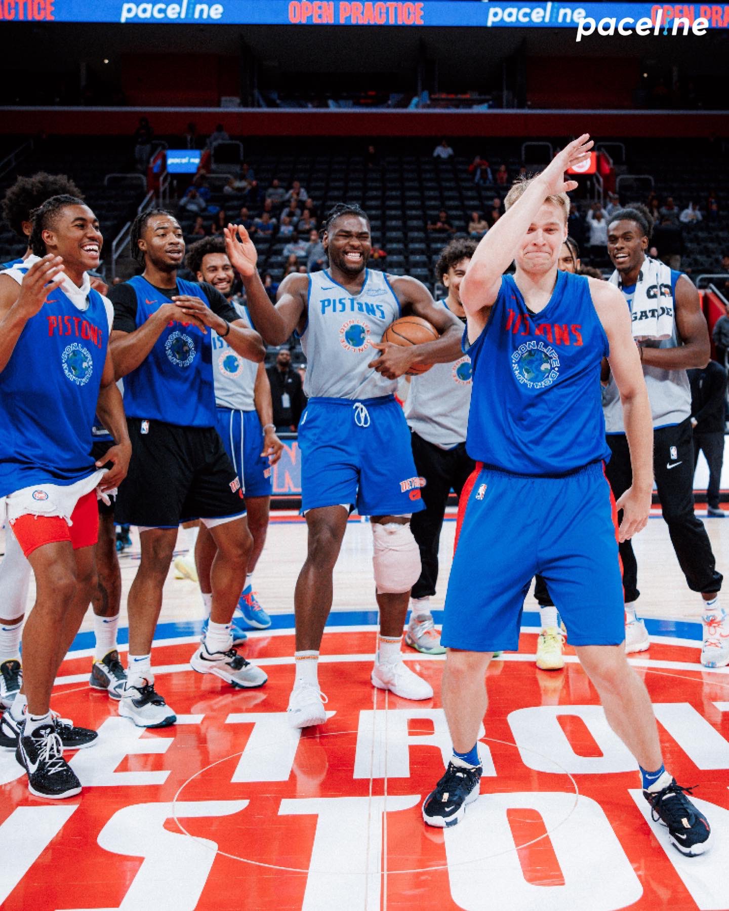 Parker andTheMan on Twitter "Look! YOUR Detroit Pistons are DANCIN