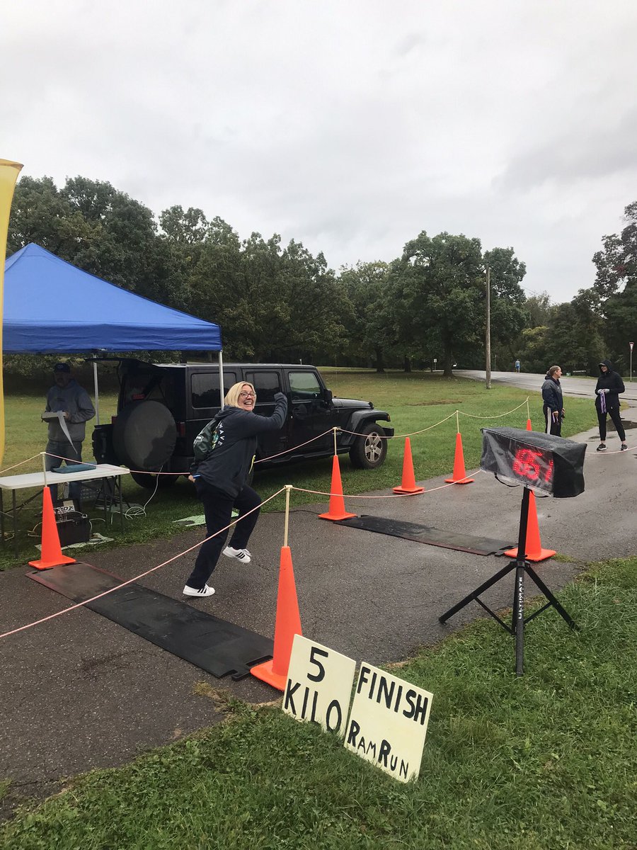 GustafsonkKelly's tweet photo. Thank you @pine_cross for motivating us to come together as a community early on a Sunday Morning! Loved how our Wexford Ram Families cheered for each other! #RamRun https://t.co/71PKvmOBTr