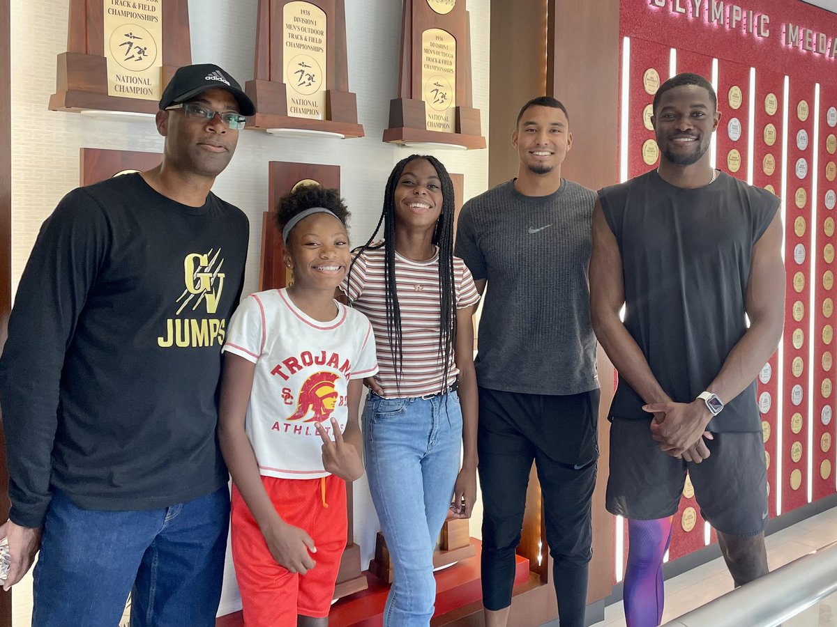 msjumphries's tweet image. Had a great unofficial visit with Coach Price at USC. I appreciate him taking the time to show me around. Also thank you to Coach Watts, Coach Hayes, Coach Harris, Michael Norman and Rai Benjamin. It was inspiring meeting the athletes and checking out some of the practice!!