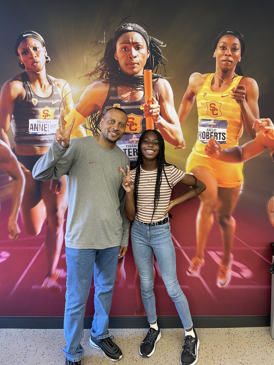 msjumphries's tweet image. Had a great unofficial visit with Coach Price at USC. I appreciate him taking the time to show me around. Also thank you to Coach Watts, Coach Hayes, Coach Harris, Michael Norman and Rai Benjamin. It was inspiring meeting the athletes and checking out some of the practice!!