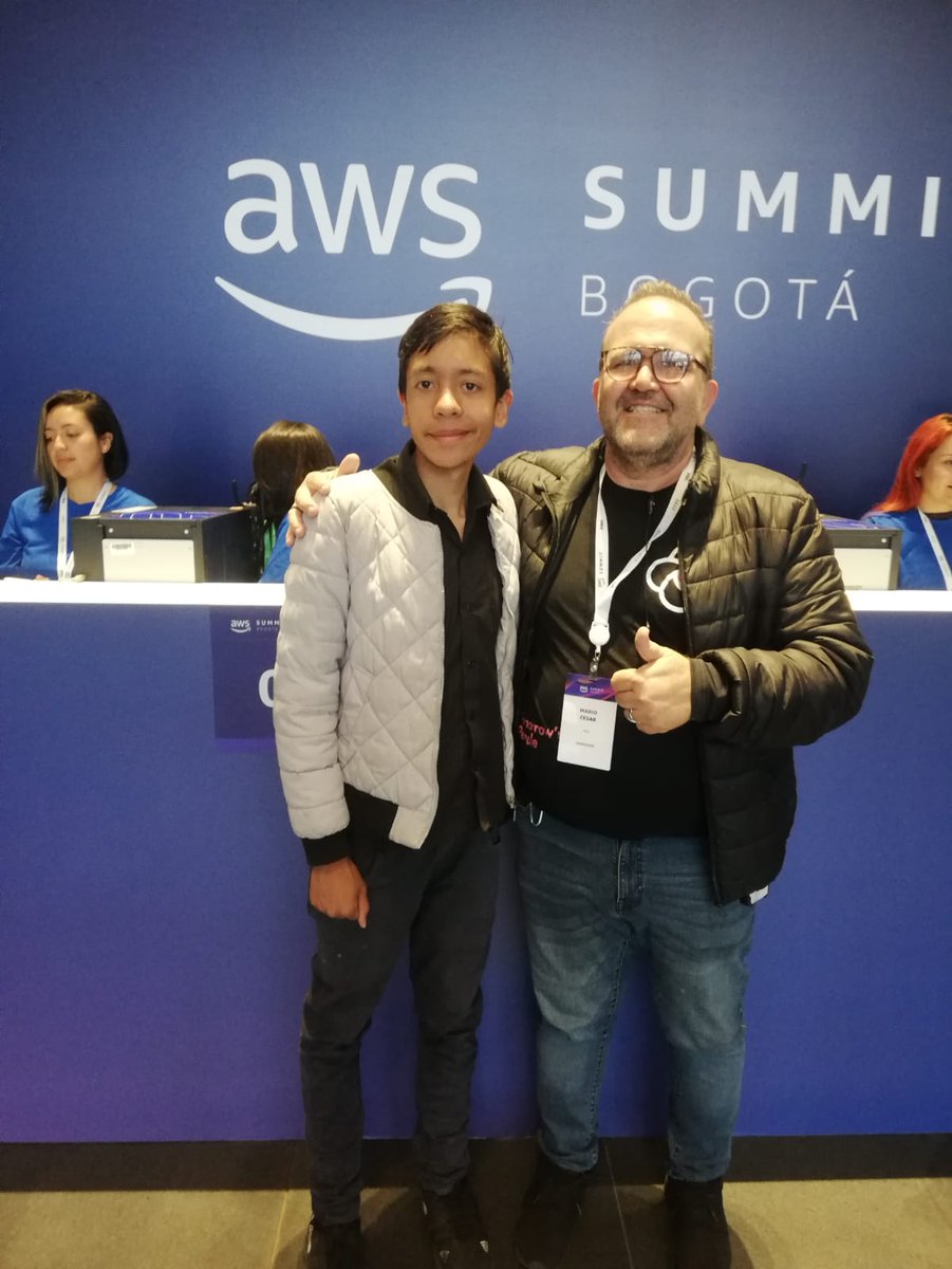 JeanMercado2009's tweet image. 😁Hoy conocí el evento de AWS Summit Bogotá junto a 2 empresarios que trabajan en Amazon y me pareció muy genial por el talento que tengo como Data Scientist y en mi camino para trabajar en la Nasa y dominar ingles 100% fluido.
#awssummit2022 #AWS #Amazon