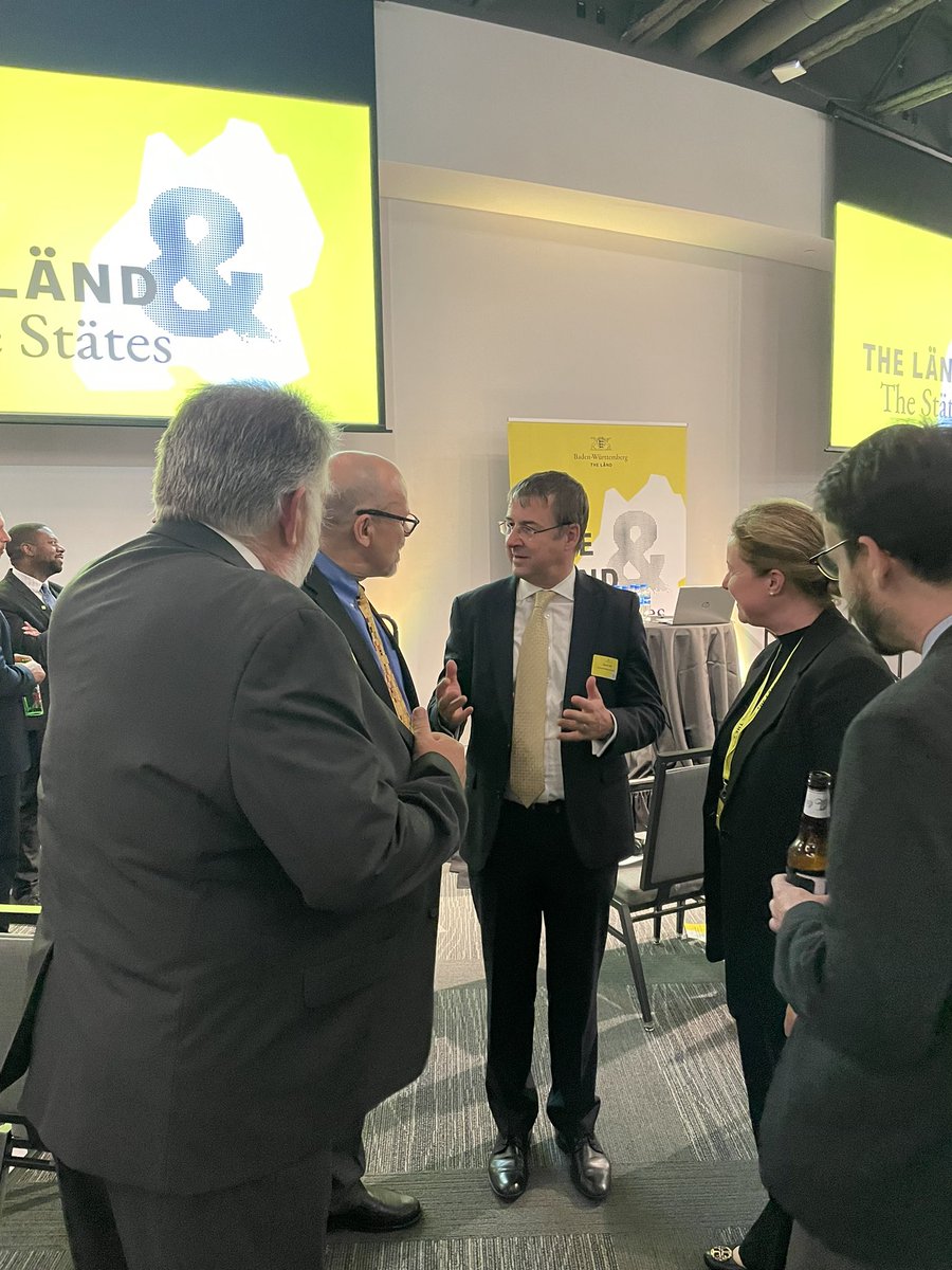 GermanyNY's tweet image. CG Gill, Minister-President Kretschmann and @regierungBW ended the day with a reception to celebrate #GermanUnity and some insights on the future of technology by @wadhwa and @Thomas_Kropf; @theleand @CarnegieSciCtr