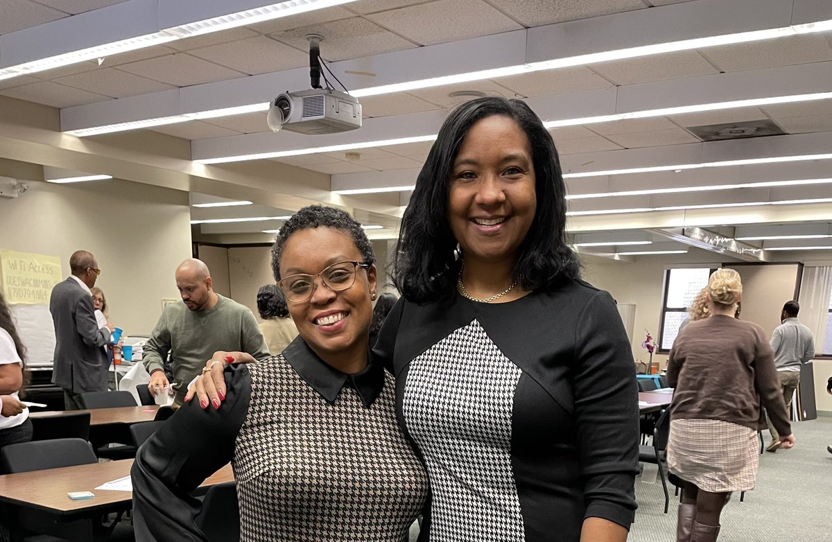 VPBklyn's tweet photo. D79 Mindful Monday kickoff and accidentally coordinating outfits with our very own S.E.A.L guru @JackieJones_79 #district79 #Mindfulness #socialemotionallearning #houndstoothpattern https://t.co/IgBoe7WXvx