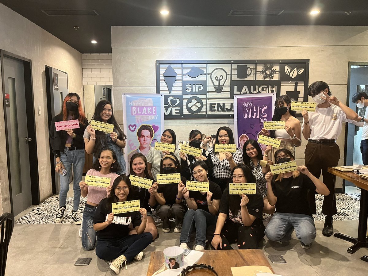 impatchlopez's tweet photo. Also happy Anniversary @Official_NHCPH ❤️❤️ Miss you all and see you soon 😘😉 #LuckyOctoBER https://t.co/N7NUDW9exl