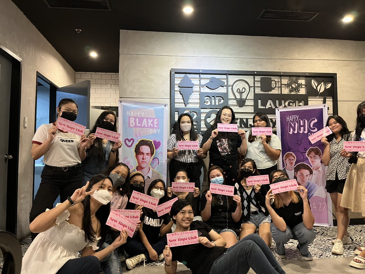 impatchlopez's tweet photo. Also happy Anniversary @Official_NHCPH ❤️❤️ Miss you all and see you soon 😘😉 #LuckyOctoBER https://t.co/N7NUDW9exl