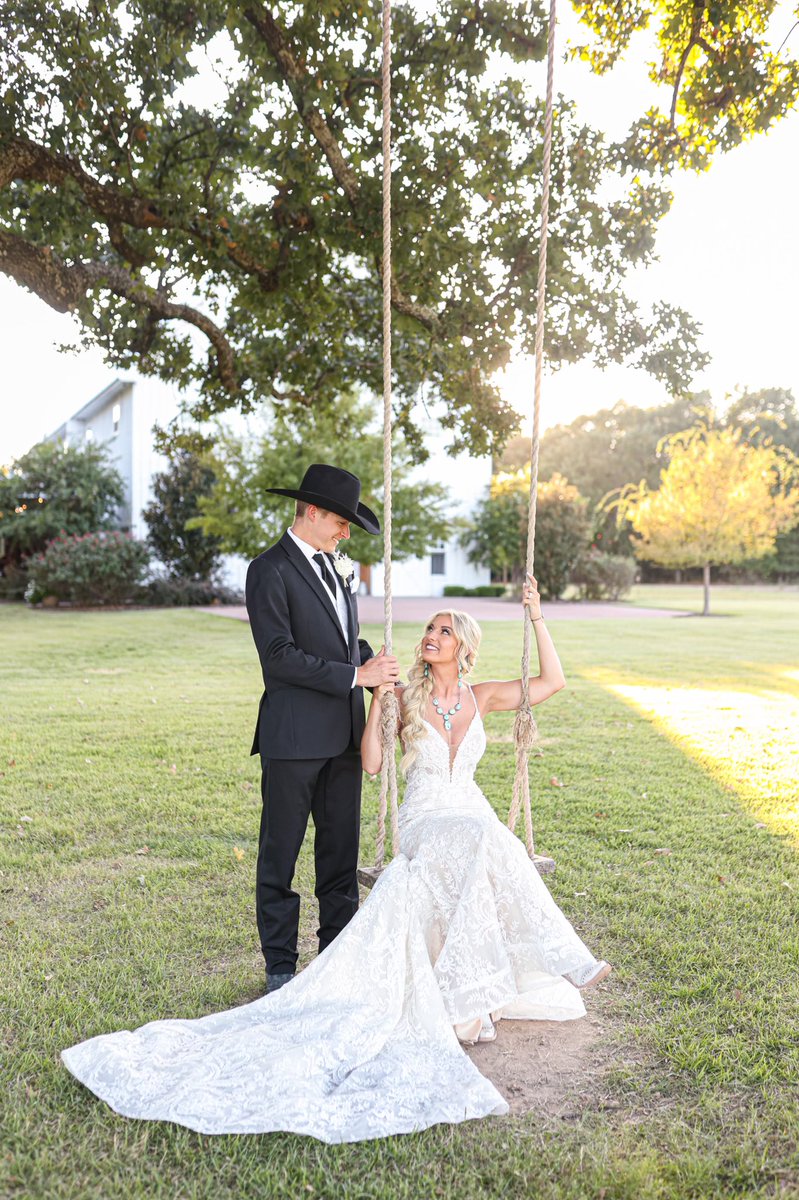 parkerLJ1's tweet photo. Done got me a WIFE😍💍 https://t.co/YjjVqo5gYR