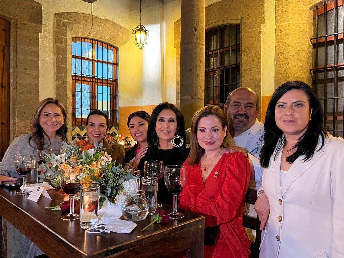 ¡Muchas felicidades! Red de Acción Ética Política (RAEP) por estos 10 años, 4 generaciones desde el 2012 en pro de transformar el actuar político. Que bonita velada con legisladores de esta legislatura y de legislaturas anteriores. #CercanaYDeTuLado #RAEP #FelizAniversario