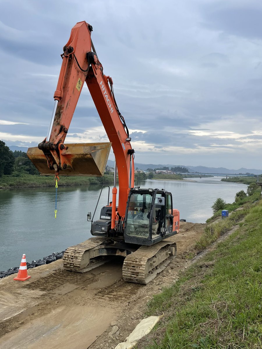 warawarayo_____'s tweet photo. 住友持ってかれた💦
今日からザクシスです✋

#日立建機
#ZX200 https://t.co/Kwo0vVt7zS